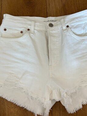 Denim Forum White High Rise Shorts Size 25 Aritzia Frayed Hem Summer